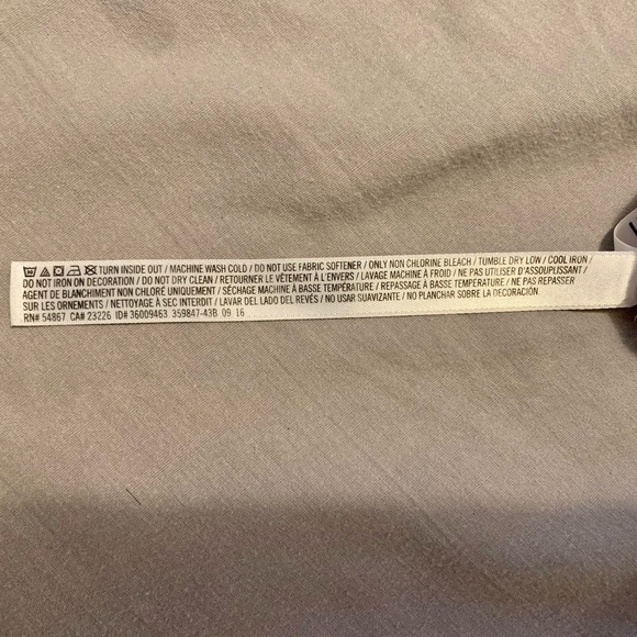 VS Sports Bra - Picture 4 of 4